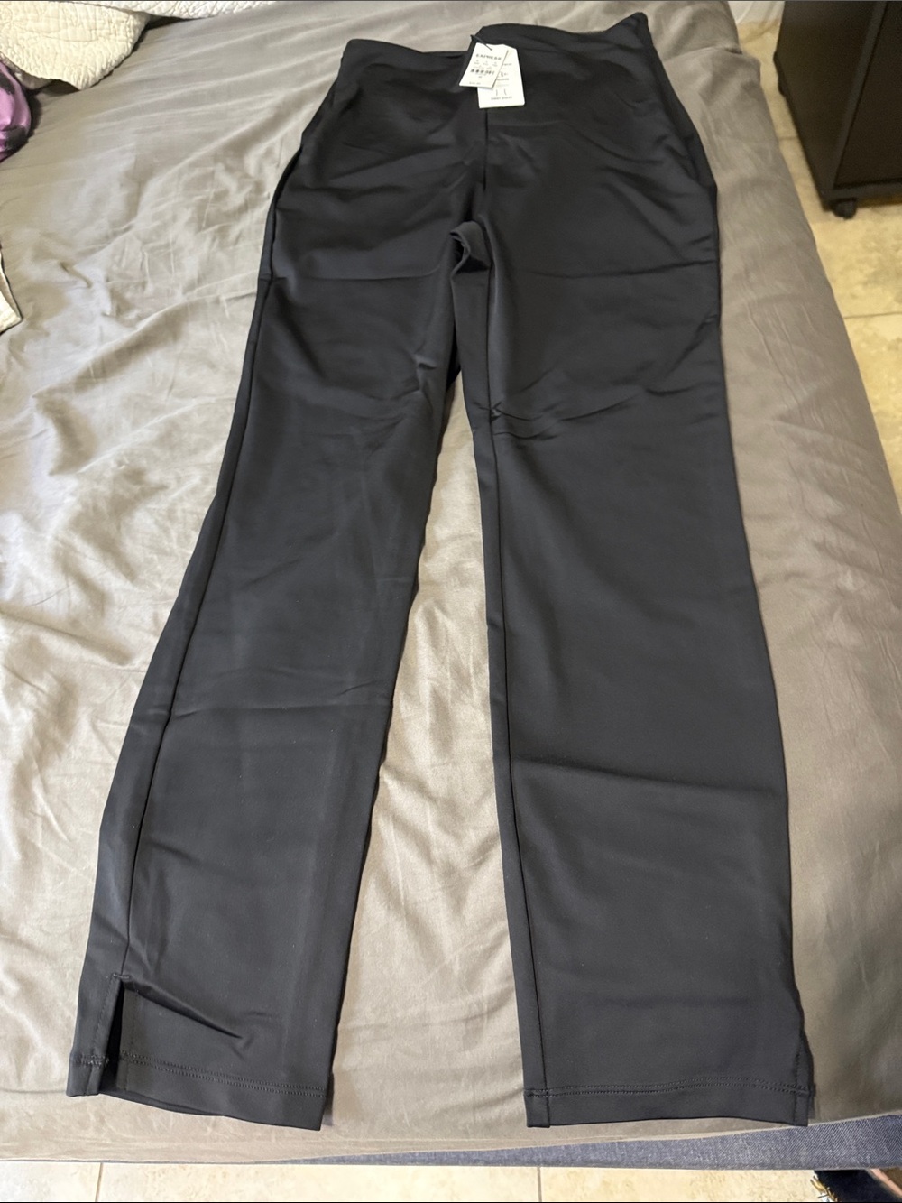 Women’s Black Performance Stretch Pants - Express NWT with tummy control shape